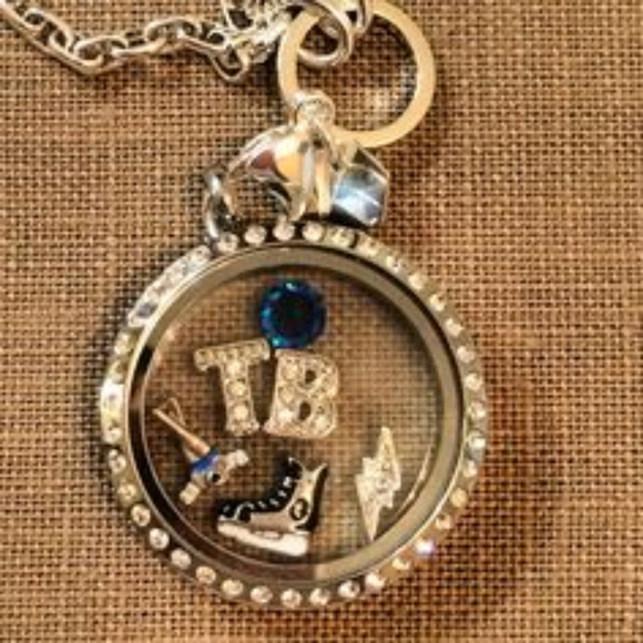 ❤️5 for $15❤️ OG Hockey Sticks Charm Origami Owl❤️ - Picture 3 of 3